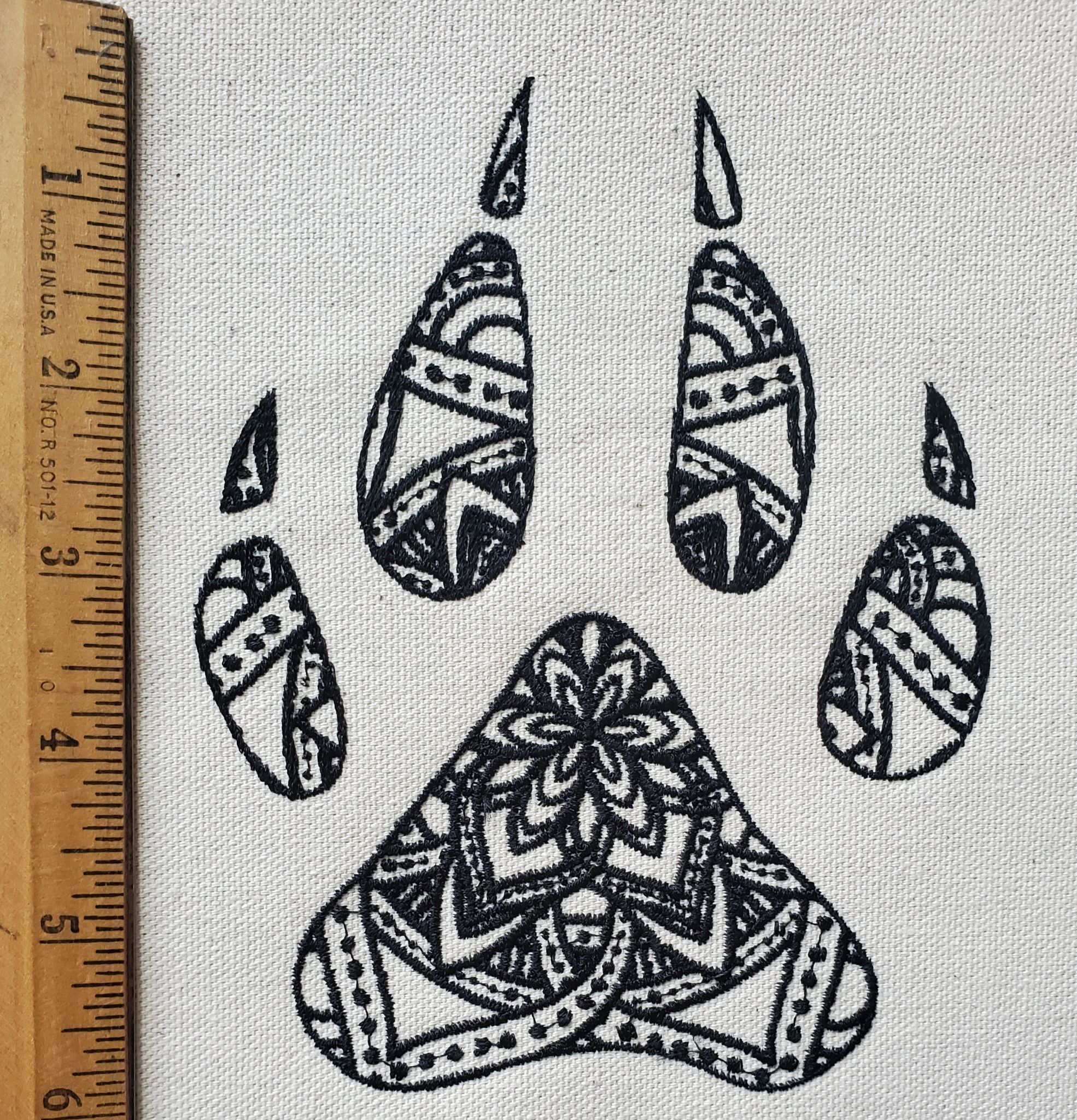 dog-paw-zentangle-embroidery-jennifer-wheatley